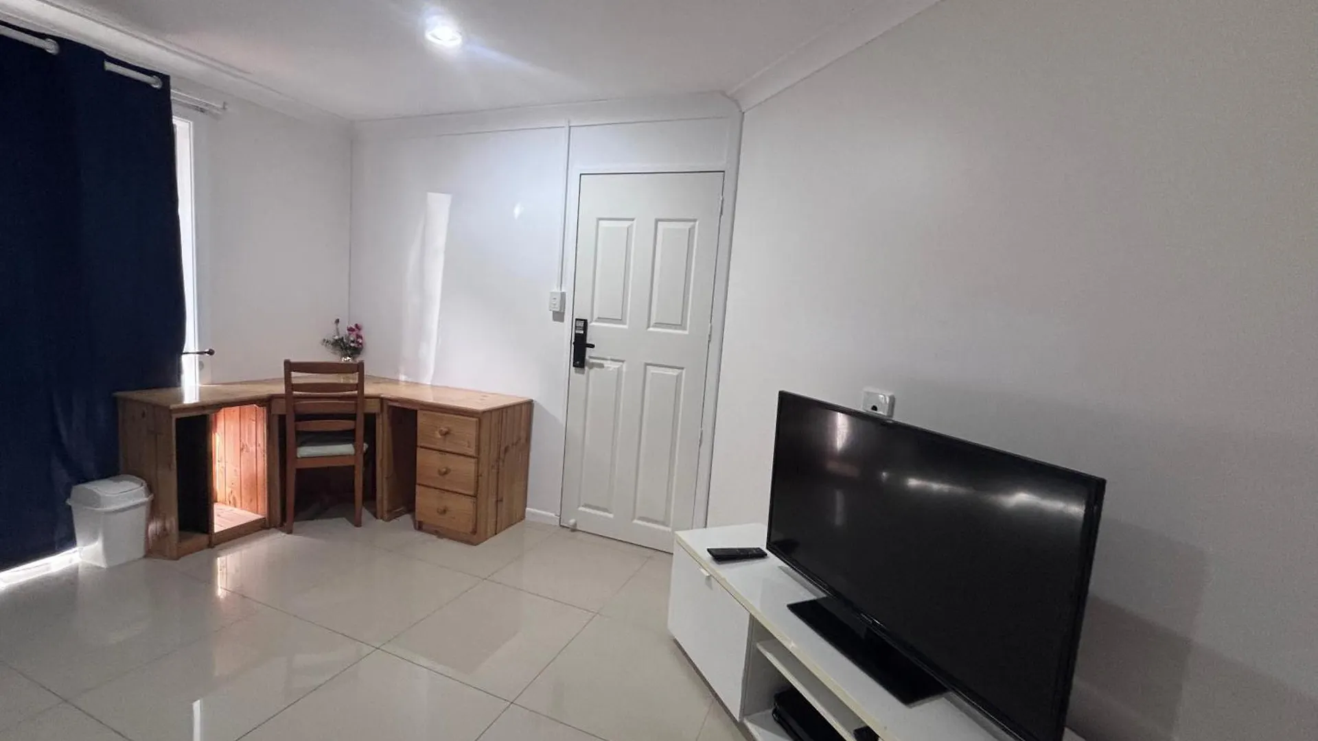 You Guest House Barellan Point Austrália