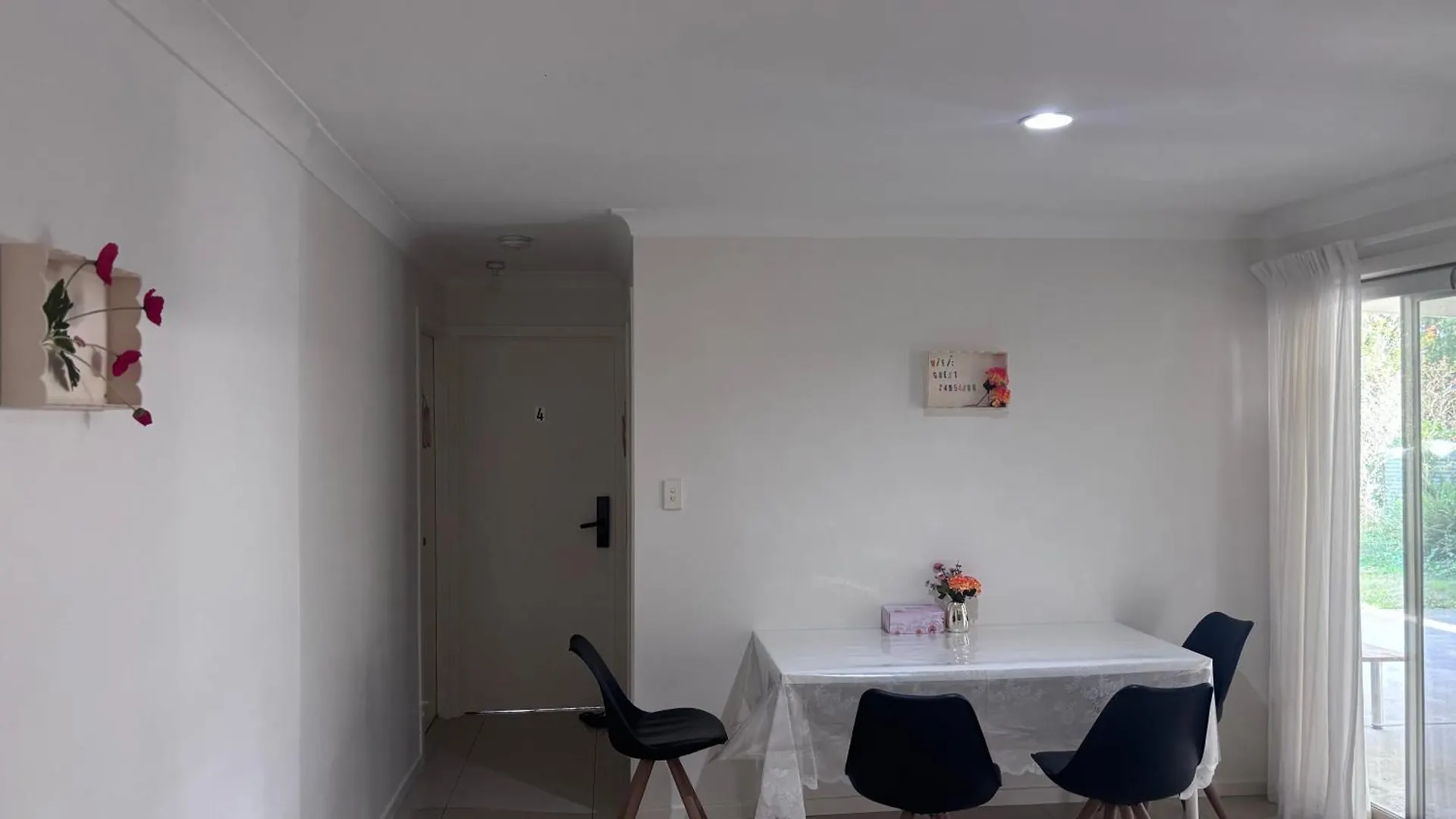 You Guest House Barellan Point