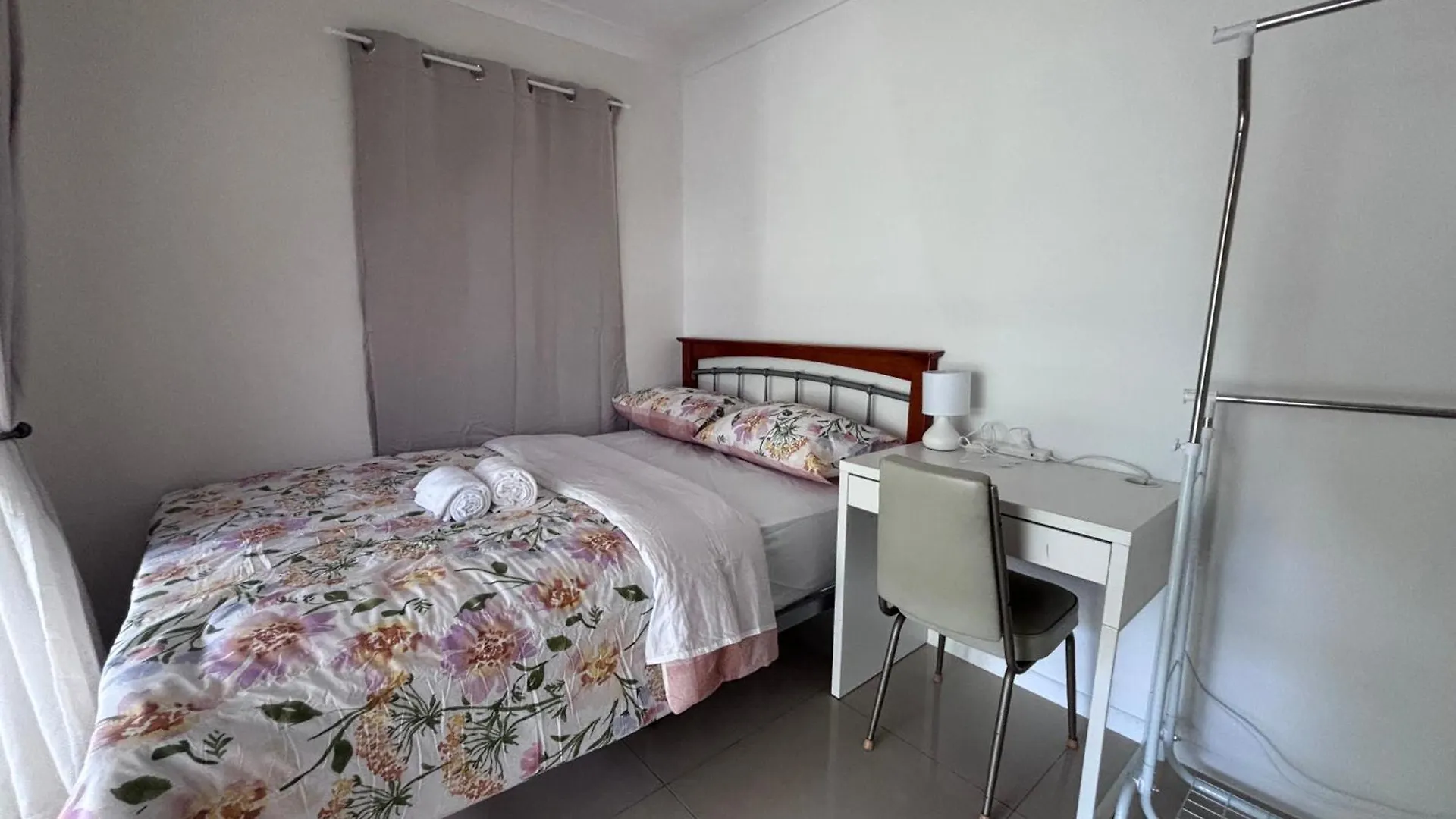 You Guest House Barellan Point